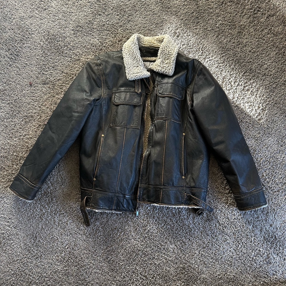Wilson leather jacket. XXL size men’s good condition and comfortable.